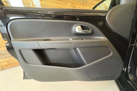 Volkswagen Up 1.0 High up! Hatchback 5dr Petrol ASG Euro 5 (75 ps) 40