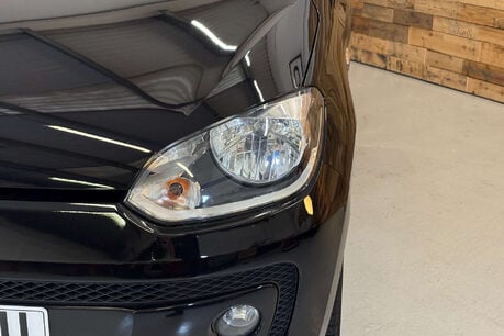 Volkswagen Up 1.0 High up! Hatchback 5dr Petrol ASG Euro 5 (75 ps) 18