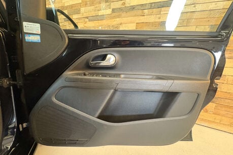 Volkswagen Up 1.0 High up! Hatchback 5dr Petrol ASG Euro 5 (75 ps) 37