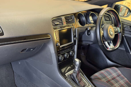 Volkswagen Golf 2.0 TSI BlueMotion Tech GTI Hatchback 5dr Petrol DSG Euro 6 (s/s) (220 ps) 44