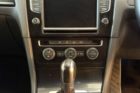 Volkswagen Golf 2.0 TSI BlueMotion Tech GTI Hatchback 5dr Petrol DSG Euro 6 (s/s) (220 ps) 38