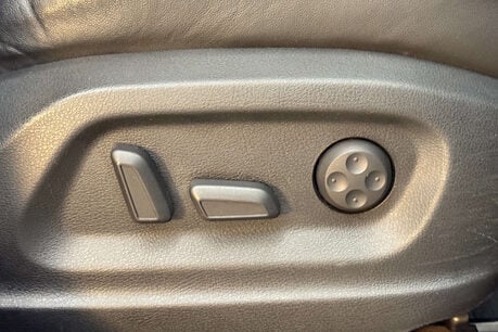 Audi Q3 2.0 TFSI S line SUV 5dr Petrol S Tronic quattro Euro 5 (s/s) (170 ps) 34