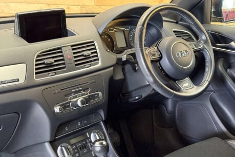 Audi Q3 2.0 TFSI S line SUV 5dr Petrol S Tronic quattro Euro 5 (s/s) (170 ps) 7