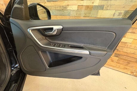 Volvo V60 2.0 D4 SE Lux Nav Estate 5dr Diesel Auto Euro 6 (s/s) (190 ps) 58