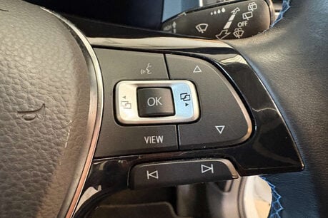 Volkswagen Golf 35.8kWh e-Golf Hatchback 5dr Electric Auto (136 ps) 41