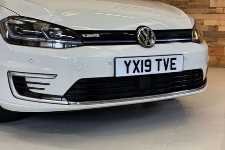 Volkswagen Golf 35.8kWh e-Golf Hatchback 5dr Electric Auto (136 ps) 26