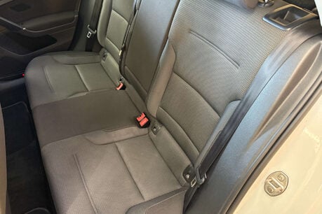 Volkswagen Golf 35.8kWh e-Golf Hatchback 5dr Electric Auto (136 ps) 13