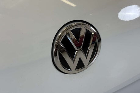 Volkswagen Golf 35.8kWh e-Golf Hatchback 5dr Electric Auto (136 ps) 62