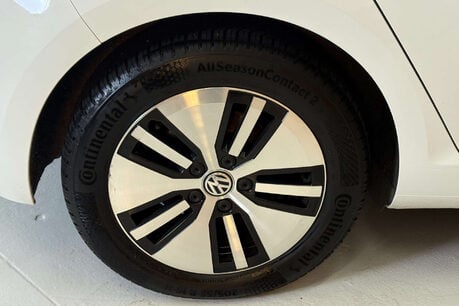 Volkswagen Golf 35.8kWh e-Golf Hatchback 5dr Electric Auto (136 ps) 60