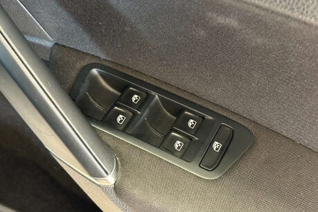 Volkswagen Golf 35.8kWh e-Golf Hatchback 5dr Electric Auto (136 ps) 43