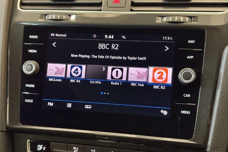 Volkswagen Golf 35.8kWh e-Golf Hatchback 5dr Electric Auto (136 ps) 59