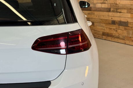 Volkswagen Golf 35.8kWh e-Golf Hatchback 5dr Electric Auto (136 ps) 65