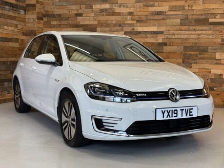 Volkswagen Golf 35.8kWh e-Golf Hatchback 5dr Electric Auto (136 ps)