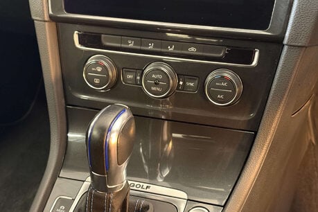 Volkswagen Golf 35.8kWh e-Golf Hatchback 5dr Electric Auto (136 ps) 38