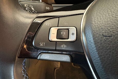 Volkswagen Golf 35.8kWh e-Golf Hatchback 5dr Electric Auto (136 ps) 42