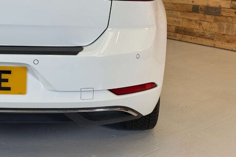 Volkswagen Golf 35.8kWh e-Golf Hatchback 5dr Electric Auto (136 ps) 79