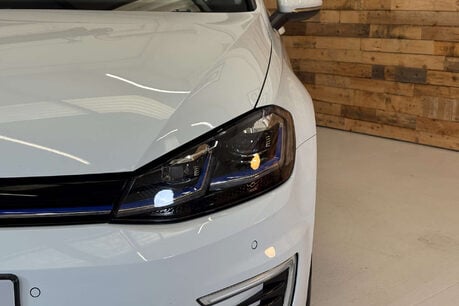 Volkswagen Golf 35.8kWh e-Golf Hatchback 5dr Electric Auto (136 ps) 19