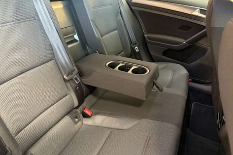 Volkswagen Golf 35.8kWh e-Golf Hatchback 5dr Electric Auto (136 ps) 23