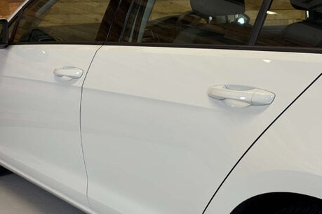 Volkswagen Golf 35.8kWh e-Golf Hatchback 5dr Electric Auto (136 ps) 76