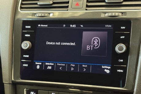 Volkswagen Golf 35.8kWh e-Golf Hatchback 5dr Electric Auto (136 ps) 33