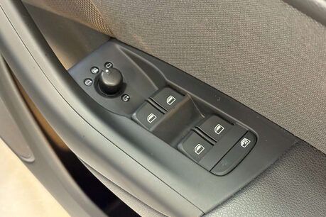 Audi Q3 2.0 TFSI SE SUV 5dr Petrol S Tronic quattro Euro 5 (s/s) (170 ps) 25