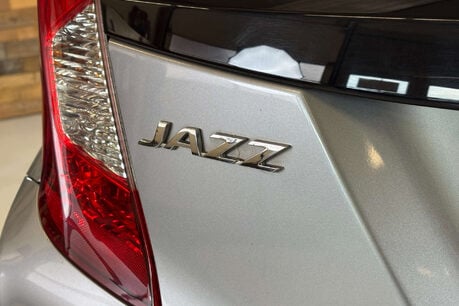 Honda Jazz 1.3 i-VTEC SE Hatchback 5dr Petrol Manual Euro 6 (s/s) (102 ps) 42