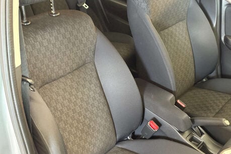 Honda Jazz 1.3 i-VTEC SE Hatchback 5dr Petrol Manual Euro 6 (s/s) (102 ps) 40