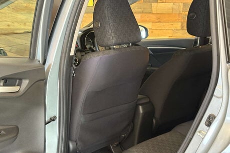 Honda Jazz 1.3 i-VTEC SE Hatchback 5dr Petrol Manual Euro 6 (s/s) (102 ps) 25