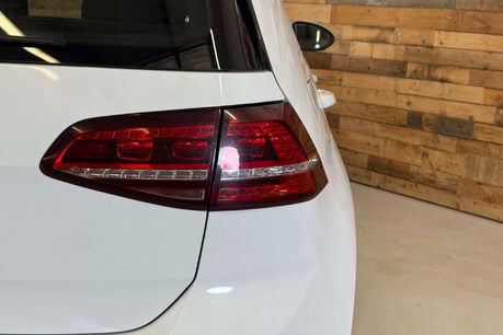 Volkswagen Golf e-Golf Hatchback 5dr Electric Auto (115 ps) 52