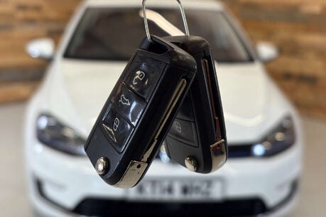 Volkswagen Golf e-Golf Hatchback 5dr Electric Auto (115 ps) 14
