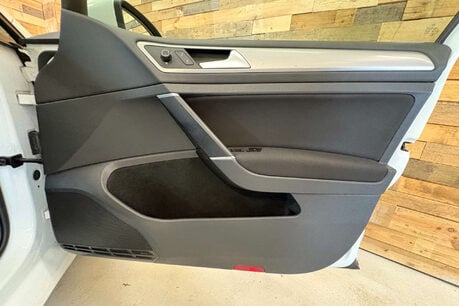 Volkswagen Golf e-Golf Hatchback 5dr Electric Auto (115 ps) 69