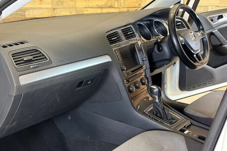 Volkswagen Golf e-Golf Hatchback 5dr Electric Auto (115 ps) 11