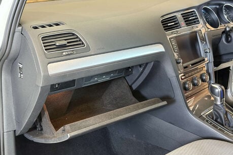 Volkswagen Golf e-Golf Hatchback 5dr Electric Auto (115 ps) 20