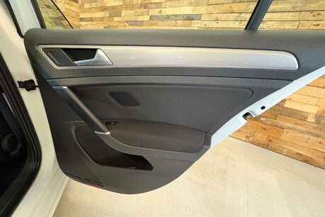 Volkswagen Golf e-Golf Hatchback 5dr Electric Auto (115 ps) 39