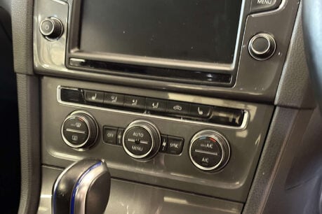 Volkswagen Golf e-Golf Hatchback 5dr Electric Auto (115 ps) 25