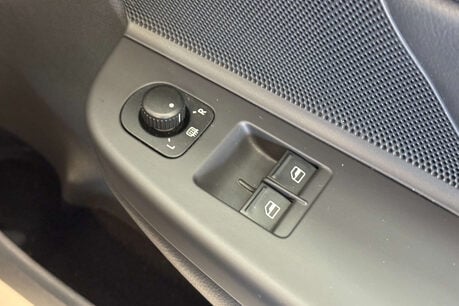 Volkswagen Golf 3.2 V6 R32 Hatchback 3dr Petrol Manual 4Motion (257 g/km, 247 bhp) 35