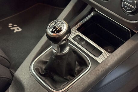 Volkswagen Golf 3.2 V6 R32 Hatchback 3dr Petrol Manual 4Motion (257 g/km, 247 bhp) 28