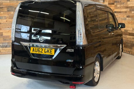 Nissan Serena 2.0 Litre Hybrid Auto 6