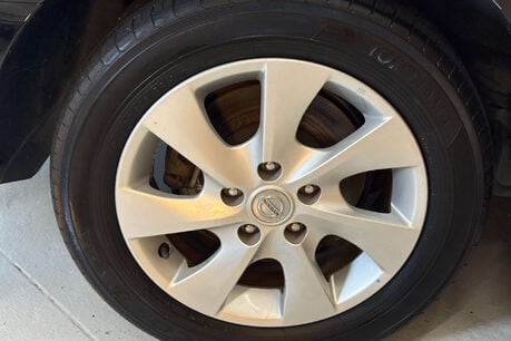 Nissan Serena 2.0 Litre Hybrid Auto 56