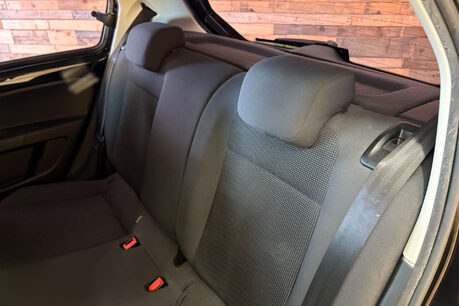 Volkswagen Up 1.0 High up! Hatchback 5dr Petrol ASG Euro 5 (75 ps) 34