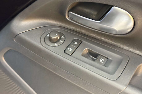 Volkswagen Up 1.0 High up! Hatchback 5dr Petrol ASG Euro 5 (75 ps) 45