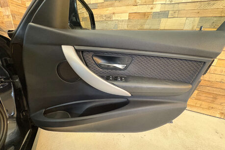 BMW 3 Series 2.0 320d SE Touring 5dr Diesel Auto Euro 5 (s/s) (184 ps) 102