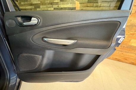 Ford S-Max 2.0 TDCi Titanium MPV 5dr Diesel Manual Euro 5 (163 ps) 182