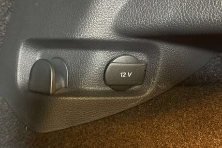 Volkswagen Golf 1.2 TSI BlueMotion Tech S Hatchback 5dr Petrol DSG Euro 5 (s/s) (105 ps) 51