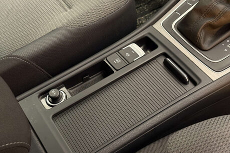 Volkswagen Golf 1.2 TSI BlueMotion Tech S Hatchback 5dr Petrol DSG Euro 5 (s/s) (105 ps) 27