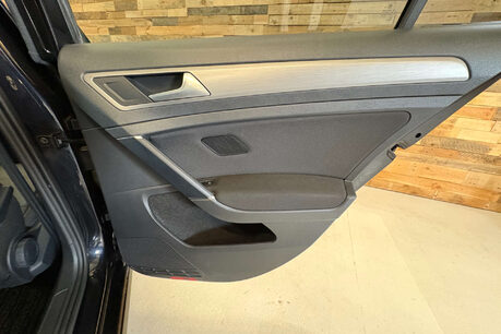 Volkswagen Golf 1.2 TSI BlueMotion Tech S Hatchback 5dr Petrol DSG Euro 5 (s/s) (105 ps) 92