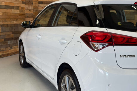 Hyundai i20 1.2 Blue Drive SE Hatchback 5dr Petrol Manual Euro 6 (s/s) (84 ps) 82