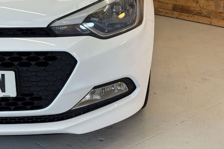 Hyundai i20 1.2 Blue Drive SE Hatchback 5dr Petrol Manual Euro 6 (s/s) (84 ps) 31