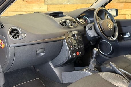 Renault Clio 2.0 VVT Dynamique S Hatchback 3dr Petrol Manual (173 g/km, 138 bhp) 45