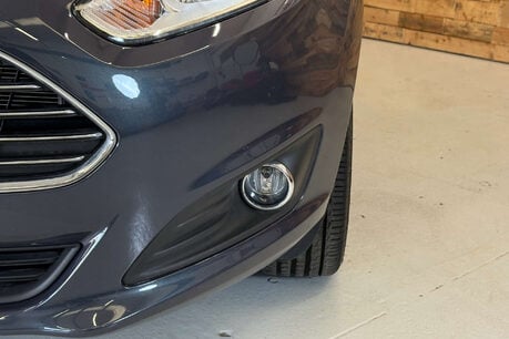 Ford Fiesta 1.25 Zetec Hatchback 5dr Petrol Manual Euro 5 (82 ps) 27